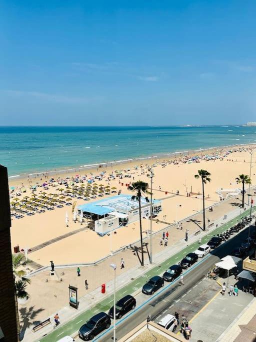 Apartamento A Pie De Playa. 加的斯 外观 照片