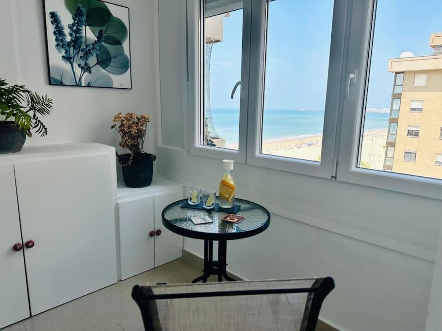 Apartamento A Pie De Playa. 加的斯 外观 照片